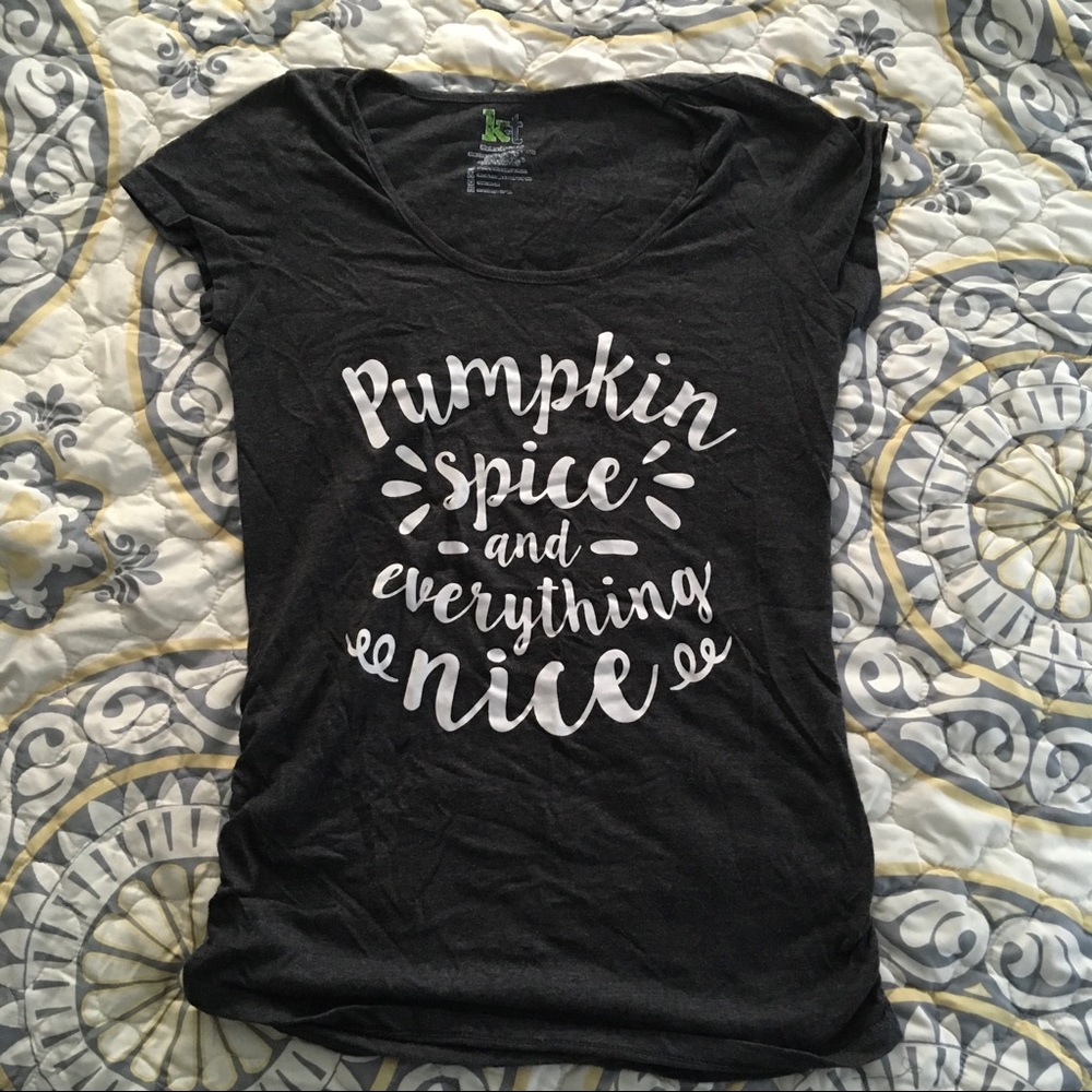 Pumpkin spice maternity T-shirt EUC